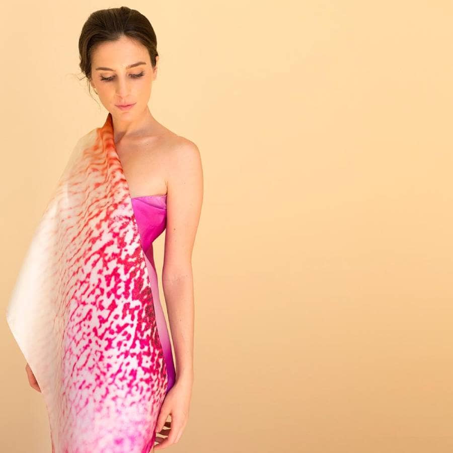 donna-moda-foulard-Arja-Cajo-Made-in-Italy