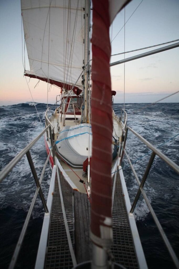 barca-a-vela-oceano-Atlantico-Viola_Cajo-De-Cristoforis-TripOrTrek