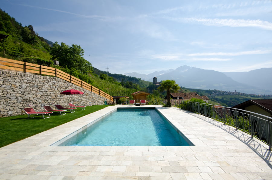 Piscina-Kronsbuehl-Vinum-Hotels