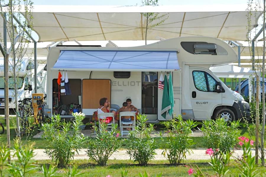 Barricata-Holiday-Village-Camper