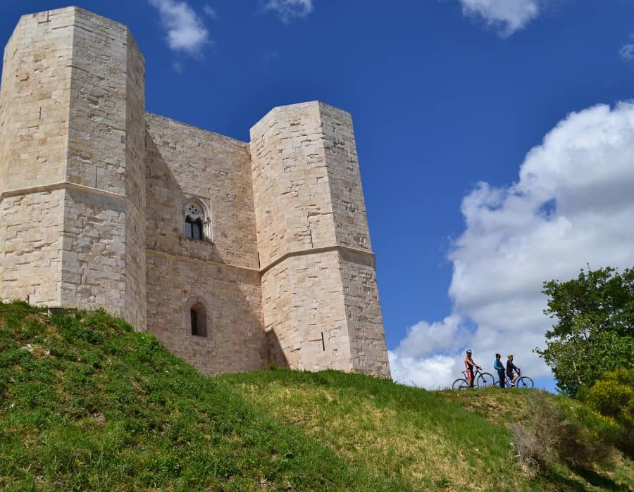Cicloturismo_Castel-del-Monte_Silvio-Detoma