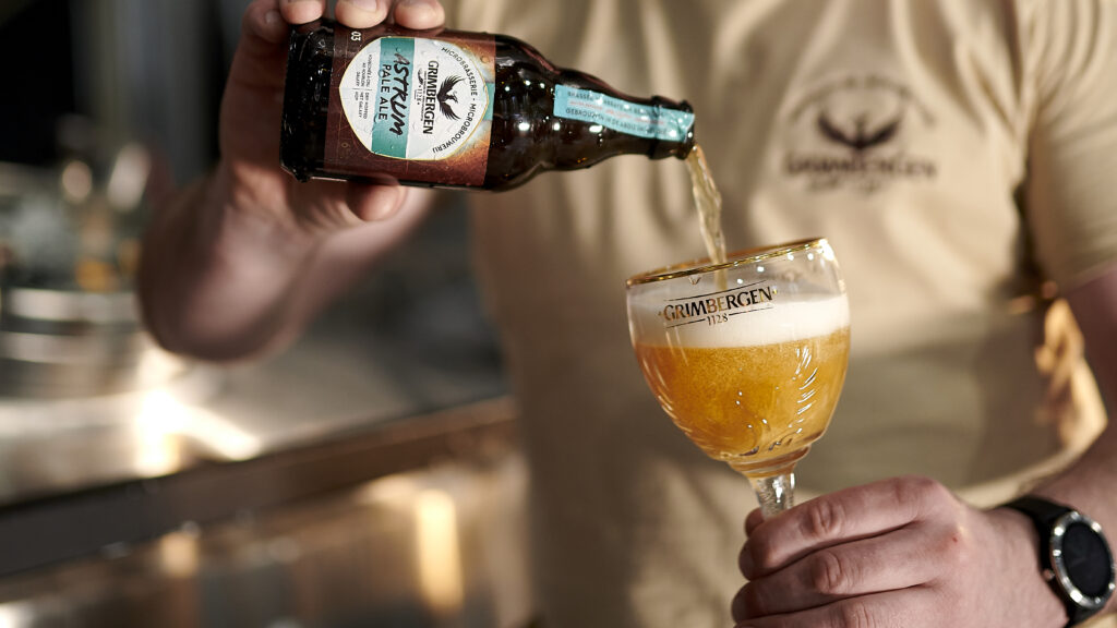 Grimbergen_AstrumPaleAle_Pour_Cedric_Bottling_Horizontal